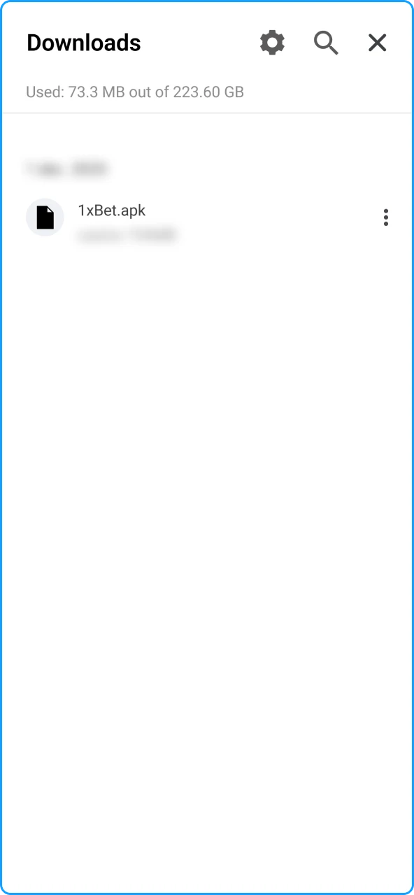 Clicking the Android icon to begin downloading the 1xBet APK file to the device.